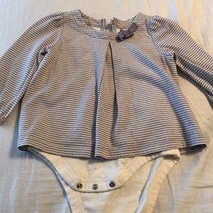 Baby Gap Lilac onesie top.